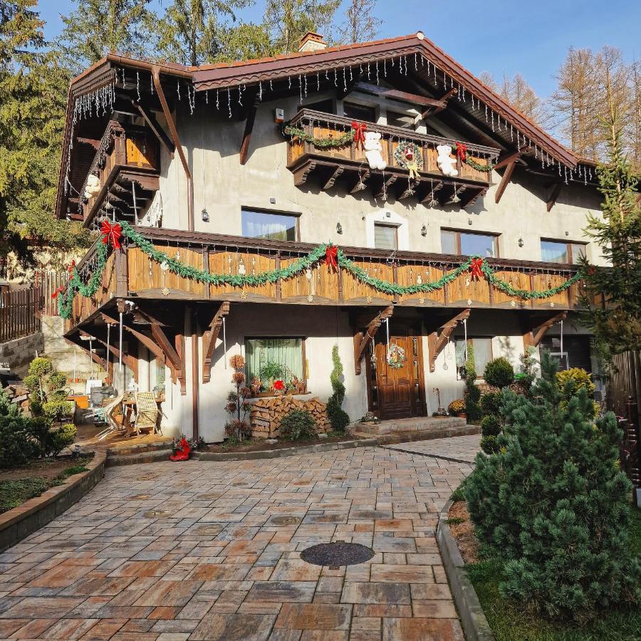 Amor Tirol Busteni (Adults Only) Kültér fotó